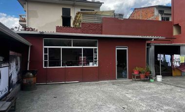 amplia propiedad rentera en venta casa en venta de 4 departamentos sector MONAY totoracocha