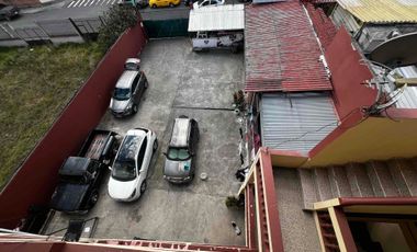 amplia propiedad rentera en venta casa en venta de 4 departamentos sector MONAY totoracocha