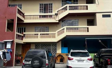 amplia propiedad rentera en venta casa en venta de 4 departamentos sector MONAY totoracocha