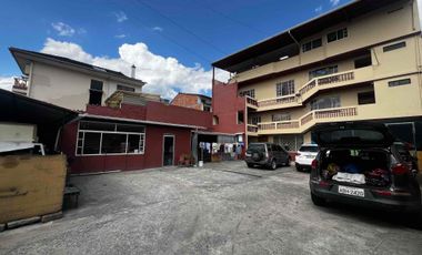 amplia propiedad rentera en venta casa en venta de 4 departamentos sector MONAY totoracocha