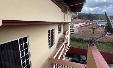 amplia propiedad rentera en venta casa en venta de 4 departamentos sector MONAY totoracocha