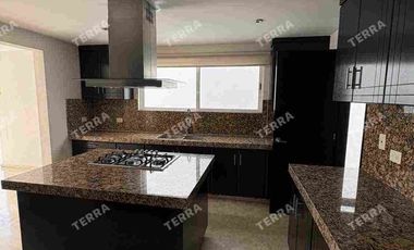 HERMOSA CASA EN RENTA LOMAS DE ANGELÓPOLIS PUEBLA. A dos minutos de sonata.