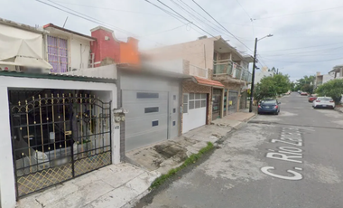 CASA EN VENTA AHORRO HASTA % RECUPERACION BANCARIA C. Río Zanapa 480, Lomas De Río Medio Veracruz