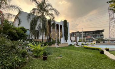 Casa en Venta Contry Sol, Sobre Avenida Principal y Frente a Plaza Comercial, Guadalupe, N.L.