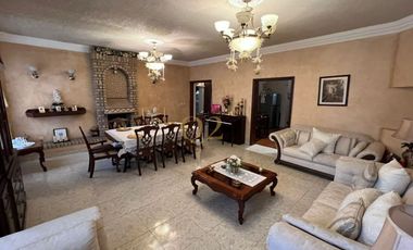 Casa en Venta Contry Sol, Sobre Avenida Principal y Frente a Plaza Comercial, Guadalupe, N.L.