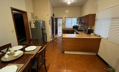 Casa en Venta Contry Sol, Sobre Avenida Principal y Frente a Plaza Comercial, Guadalupe, N.L.