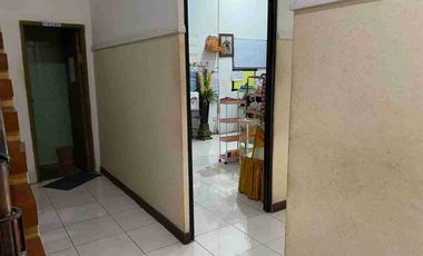 dijual bangunan kantor lantai 2 ubung