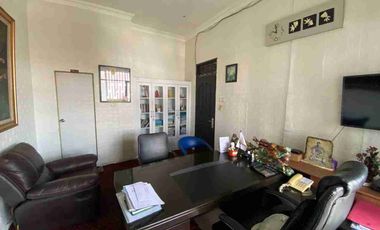 dijual bangunan kantor lantai 2 ubung