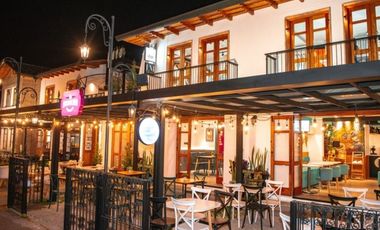 CASA COMERCIAL EN VENTA EN LA AV. SOLANO - CUENCA