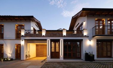 CASA COMERCIAL EN VENTA EN LA AV. SOLANO - CUENCA