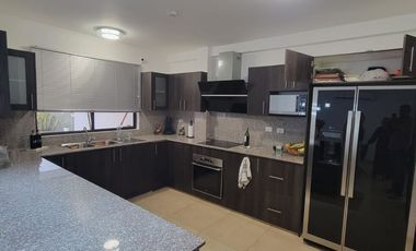 Casa de Lujo en Venta en Ciudad Celeste | 3 Dormitorios | Jacuzzi | $240.000