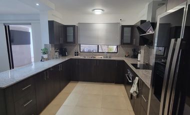 Casa de Lujo en Venta en Ciudad Celeste | 3 Dormitorios | Jacuzzi | $240.000
