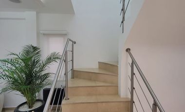 Casa de Lujo en Venta en Ciudad Celeste | 3 Dormitorios | Jacuzzi | $240.000