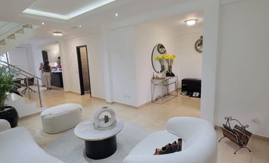 Casa de Lujo en Venta en Ciudad Celeste | 3 Dormitorios | Jacuzzi | $240.000