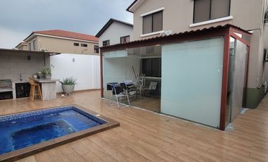 Casa de Lujo en Venta en Ciudad Celeste | 3 Dormitorios | Jacuzzi | $240.000