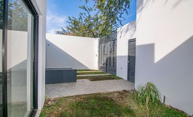 Unica en su precio, conocela antes que te la ganen, nueva, lindos terminados!