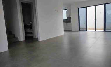Venta de Casa de 4 Habitaciones en vía a la costa.