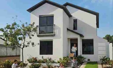 Venta de Casa de 4 Habitaciones en vía a la costa.