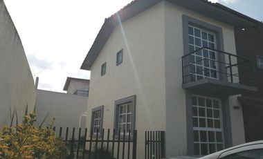 CASA EN RENTA EN VILLAS DEL CAMPO MODELO BAIKAL