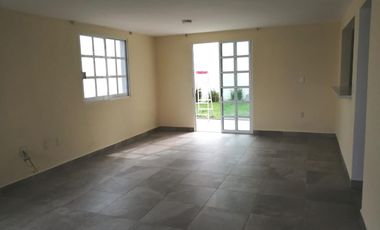 CASA EN RENTA EN VILLAS DEL CAMPO MODELO BAIKAL