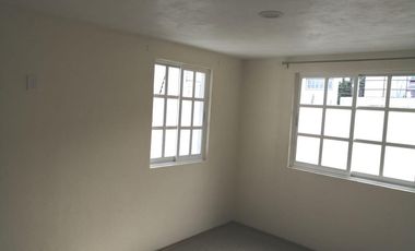 CASA EN RENTA EN VILLAS DEL CAMPO MODELO BAIKAL