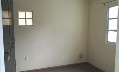 CASA EN RENTA EN VILLAS DEL CAMPO MODELO BAIKAL