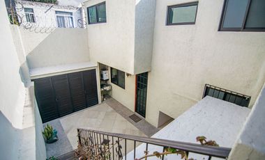 Hermosa casa con casita a unos pasos de la plaza principal en San Antonio Tlayacapan!