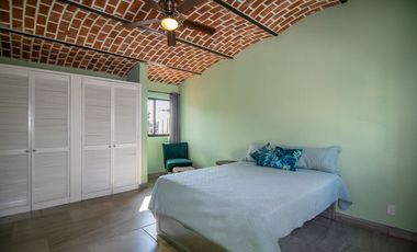 Hermosa casa con casita a unos pasos de la plaza principal en San Antonio Tlayacapan!