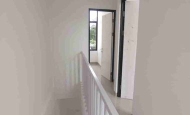 Dikontrakan Rumah 3 kamar cluster Wimbledon sport City Jababeka Cikarang