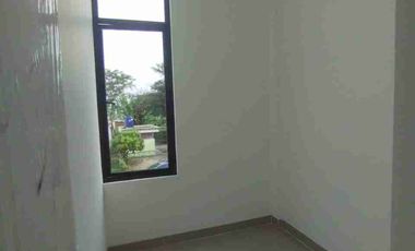 Dikontrakan Rumah 3 kamar cluster Wimbledon sport City Jababeka Cikarang