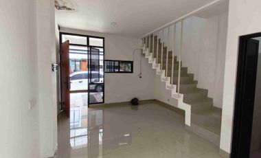 Dikontrakan Rumah 3 kamar cluster Wimbledon sport City Jababeka Cikarang