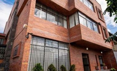 Casa En Venta en el Sector de la Jipijapa,Muy Cerca del Centro Comercial Río Centro