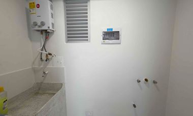 SE ARRIENDA APARTAMENTO EN CAÑA VIVA AV 30 DE AGOSTO.