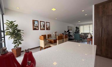 Luminosa Villa dente de Acogedor Condominio Privado en la mejor Zona de Ricaurte (v3094)