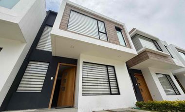 Luminosa Villa dente de Acogedor Condominio Privado en la mejor Zona de Ricaurte (v3094)