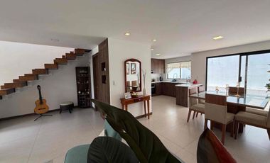 Luminosa Villa dente de Acogedor Condominio Privado en la mejor Zona de Ricaurte (v3094)