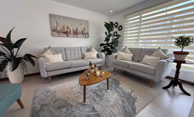 Luminosa Villa dente de Acogedor Condominio Privado en la mejor Zona de Ricaurte (v3094)