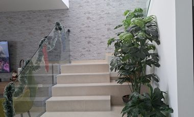 Se Renta casa totalmente amueblada y equipada en Zibata, Azhala 224