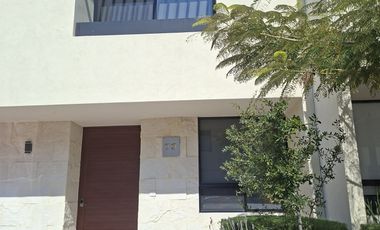 Se Renta casa totalmente amueblada y equipada en Zibata, Azhala 224