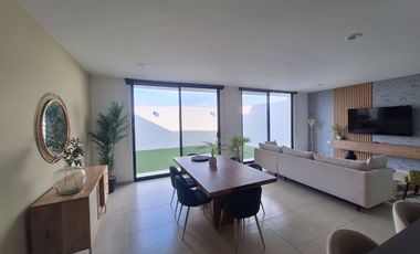 Se Renta casa totalmente amueblada y equipada en Zibata, Azhala 224