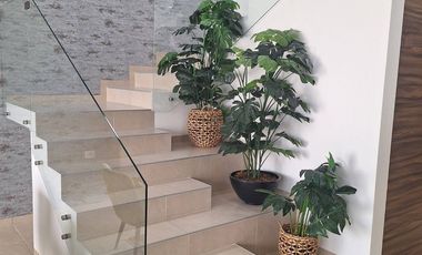 Se Renta casa totalmente amueblada y equipada en Zibata, Azhala 224