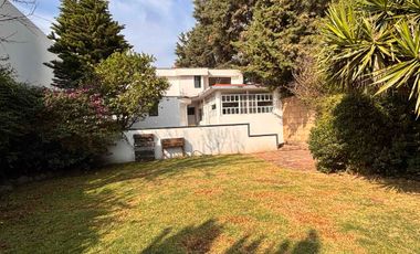 Renta de casa en Metepec con amplio jardín en privada cerca de Centro de Metepec