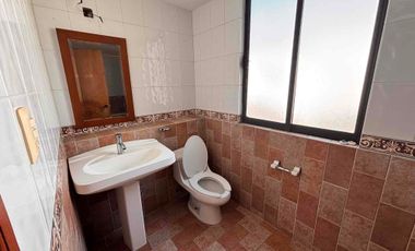 Renta de casa en Metepec con amplio jardín en privada cerca de Centro de Metepec