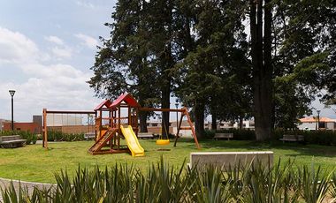 Casa en Venta, Modelo Aqua en Fraccionamiento Residencial Bosque de las Fuentes en Calimaya, Estado de México.