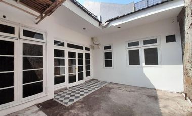 DISEWAKAN CEPAT RUMAH DI TAMAN KENCANA