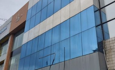 Di Sewa Ruko Gandeng Min Sewa 2 Tahun Hadap Jalan Raya di Plaza Kebon Jeruk Jakarta Barat