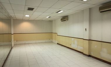 Di Sewa Ruko Gandeng Min Sewa 2 Tahun Hadap Jalan Raya di Plaza Kebon Jeruk Jakarta Barat