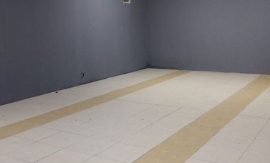 Di Sewa Ruko Gandeng Min Sewa 2 Tahun Hadap Jalan Raya di Plaza Kebon Jeruk Jakarta Barat