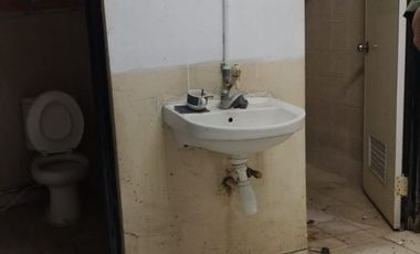 Di Sewa Ruko Gandeng Min Sewa 2 Tahun Hadap Jalan Raya di Plaza Kebon Jeruk Jakarta Barat