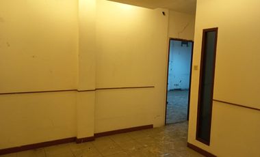 Di Sewa Ruko Gandeng Min Sewa 2 Tahun Hadap Jalan Raya di Plaza Kebon Jeruk Jakarta Barat